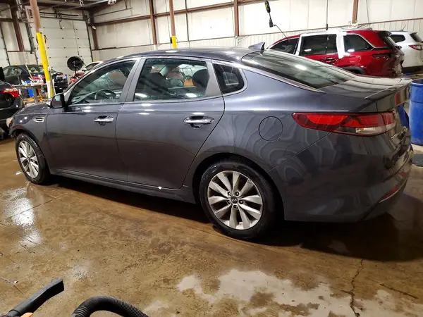 5XXGT4L39JG206632 2018 KIA OPTIMA - Image 2