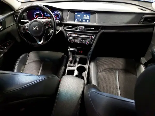 5XXGT4L39JG206632 2018 KIA OPTIMA - Image 8