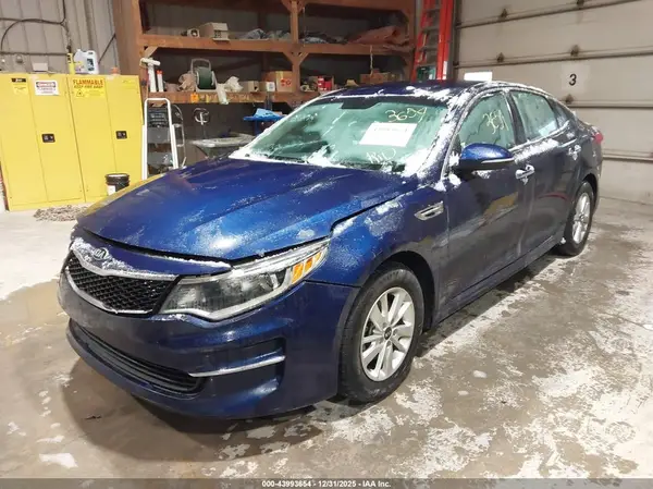 5XXGT4L39JG207649 2018 KIA OPTIMA - Image 2