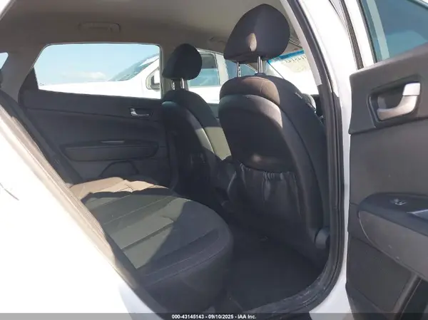 5XXGT4L39JG207893 2018 KIA OPTIMA - Image 8