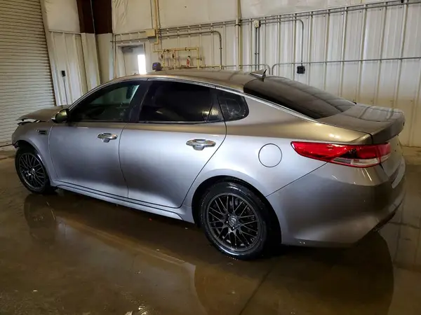 5XXGT4L39JG210079 2018 KIA OPTIMA - Image 2