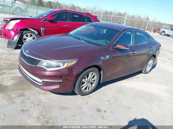 5XXGT4L39JG211457 2018 KIA OPTIMA - Image 2