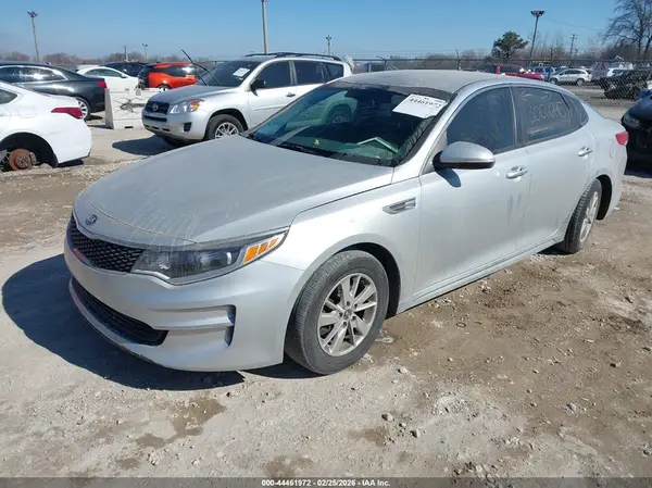 5XXGT4L39JG211460 2018 KIA OPTIMA - Image 2