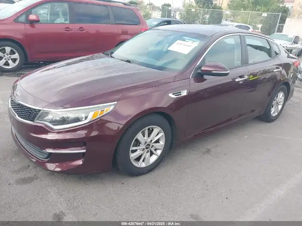 5XXGT4L39JG212494 2018 KIA OPTIMA - Image 2
