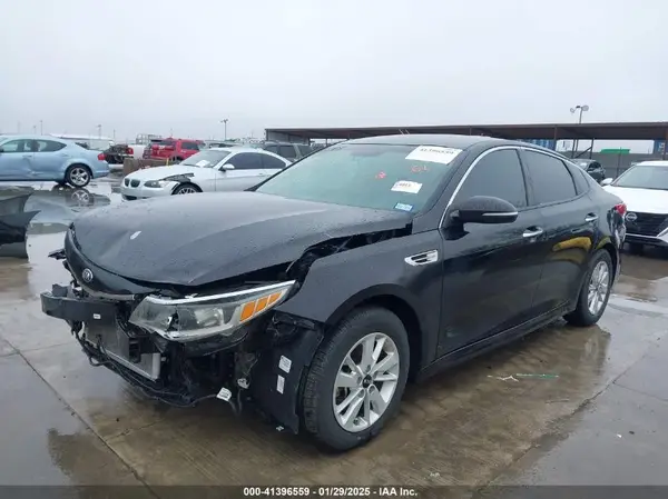 5XXGT4L39JG214763 2018 KIA OPTIMA - Image 2