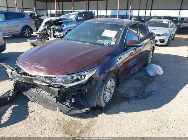 5XXGT4L39JG216321 2018 KIA OPTIMA - Image 2