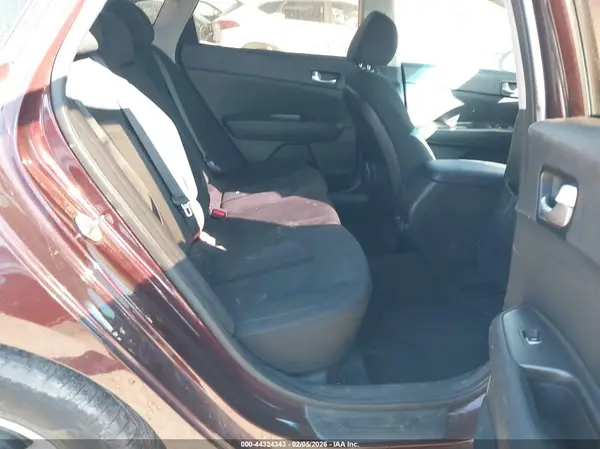 5XXGT4L39JG216321 2018 KIA OPTIMA - Image 8