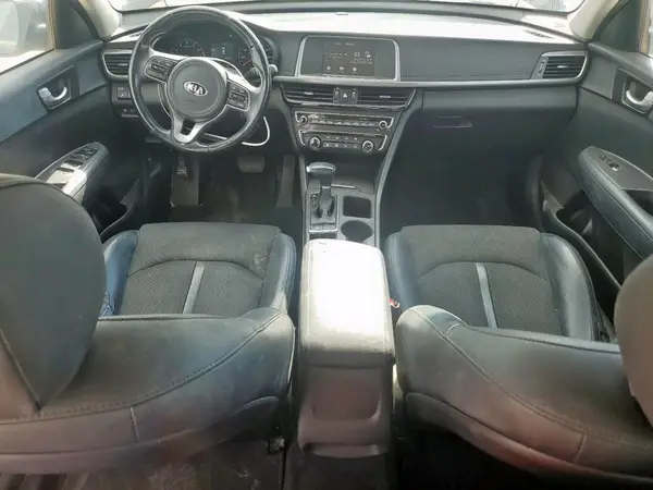 5XXGT4L39JG216495 2018 KIA OPTIMA - Image 8