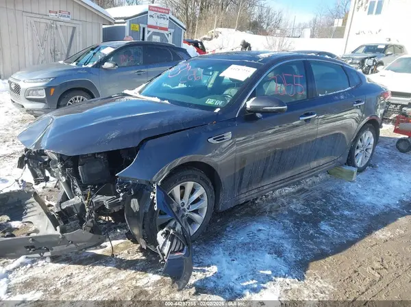 5XXGT4L39JG216500 2018 KIA OPTIMA - Image 2