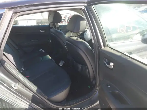 5XXGT4L39JG216500 2018 KIA OPTIMA - Image 8