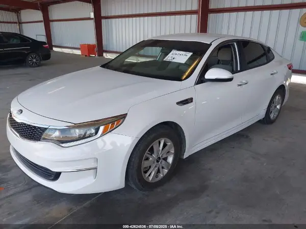 5XXGT4L39JG217193 2018 KIA OPTIMA - Image 2