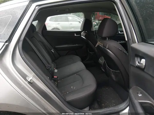 5XXGT4L39JG218375 2018 KIA OPTIMA - Image 8