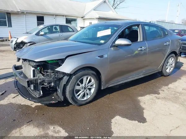 5XXGT4L39JG218392 2018 KIA OPTIMA - Image 2