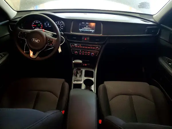 5XXGT4L39JG219655 2018 KIA OPTIMA - Image 8