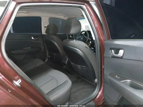5XXGT4L39JG223463 2018 KIA OPTIMA - Image 8