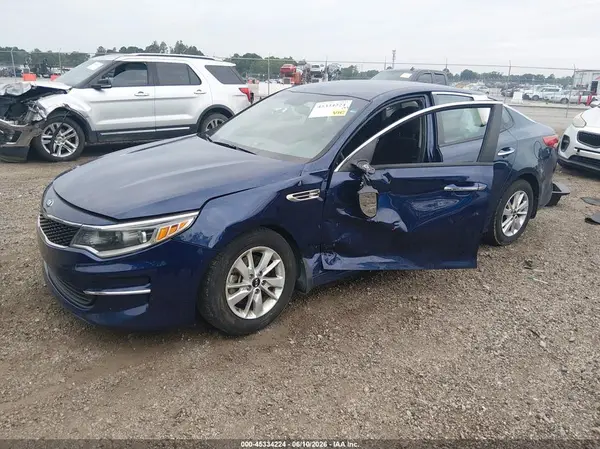 5XXGT4L39JG224600 2018 KIA OPTIMA - Image 2