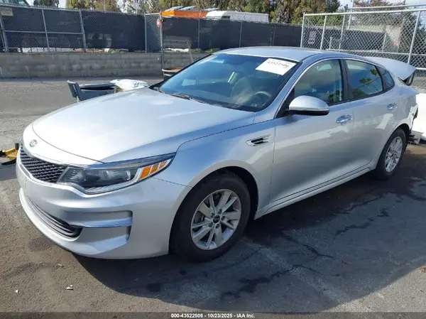 5XXGT4L39JG224953 2018 KIA OPTIMA - Image 2