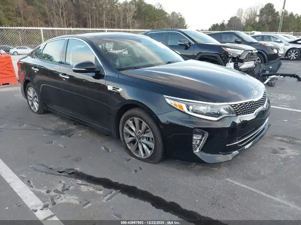 5XXGT4L39JG225858 2018 KIA OPTIMA - Image 1