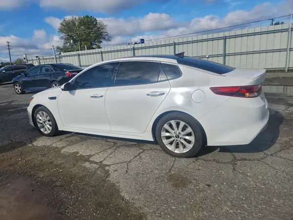 5XXGT4L39JG227383 2018 KIA OPTIMA - Image 2
