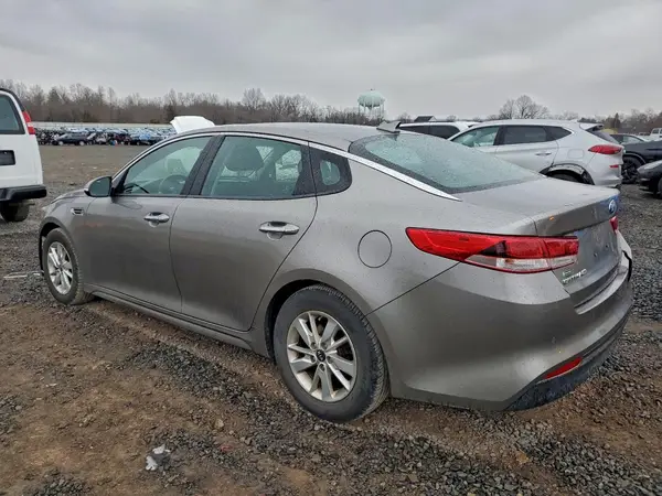5XXGT4L39JG228579 2018 KIA OPTIMA - Image 2