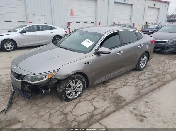 5XXGT4L39JG230459 2018 KIA OPTIMA - Image 2