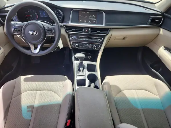5XXGT4L39JG233555 2018 KIA OPTIMA - Image 8