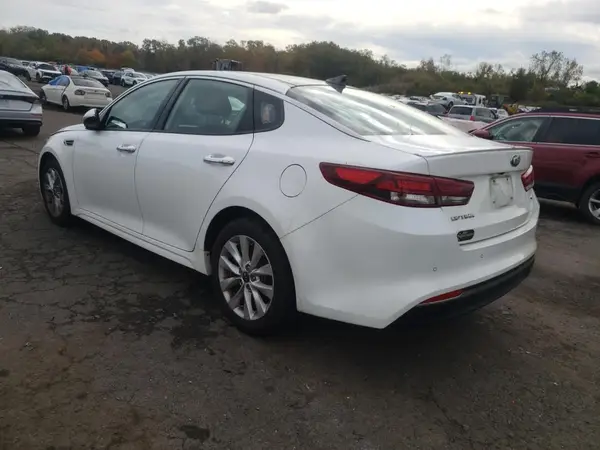 5XXGT4L39JG234253 2018 KIA OPTIMA - Image 2