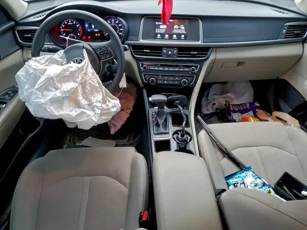5XXGT4L39JG234687 2018 KIA OPTIMA - Image 8