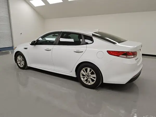 5XXGT4L39JG235127 2018 KIA OPTIMA - Image 2