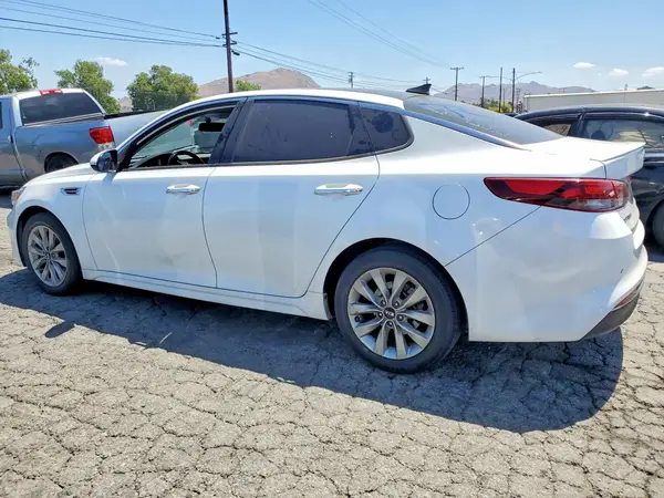 5XXGT4L39JG237704 2018 KIA OPTIMA - Image 2