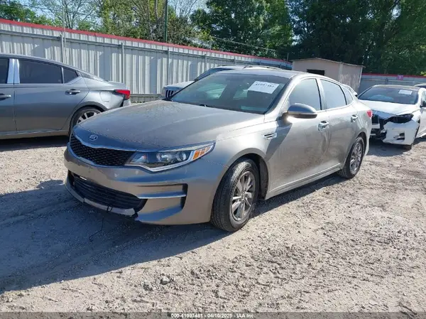 5XXGT4L39JG238478 2018 KIA OPTIMA - Image 2