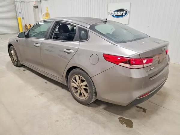 5XXGT4L39JG239338 2018 KIA OPTIMA - Image 2