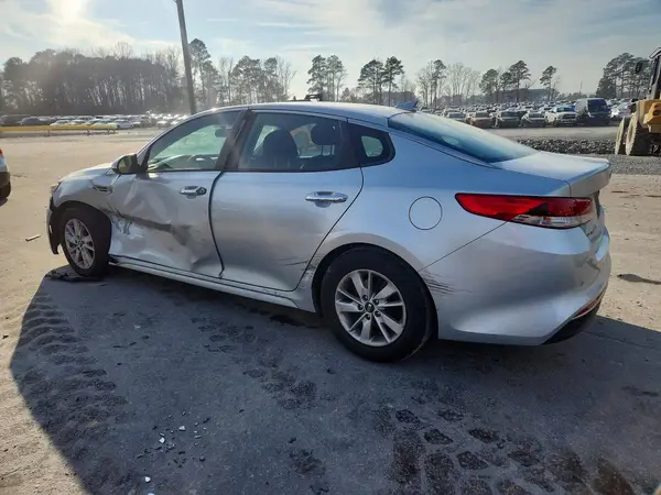 5XXGT4L39JG239484 2018 KIA OPTIMA - Image 2