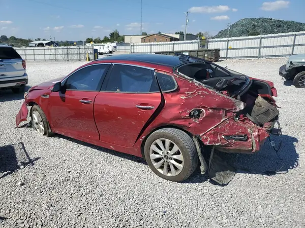 5XXGT4L39JG240747 2018 KIA OPTIMA - Image 2