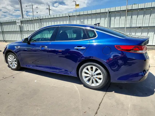 5XXGT4L39JG241347 2018 KIA OPTIMA - Image 2