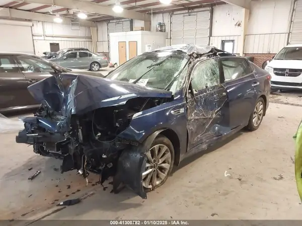 5XXGT4L39JG242224 2018 KIA OPTIMA - Image 2