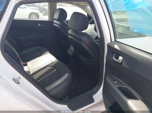 5XXGT4L39JG243552 2018 KIA OPTIMA - Image 8