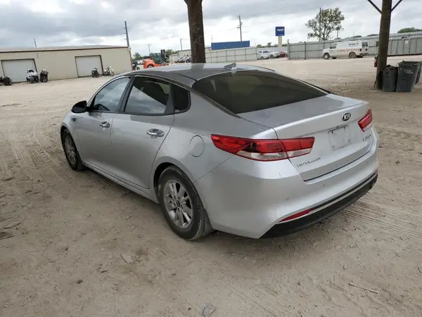 5XXGT4L39JG245009 2018 KIA OPTIMA - Image 2