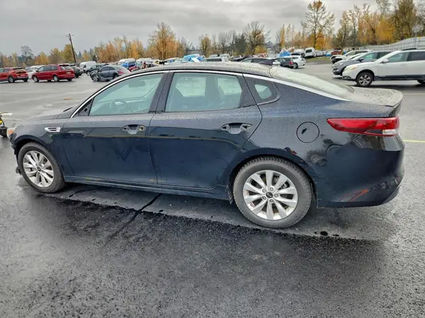 5XXGT4L39JG245141 2018 KIA OPTIMA - Image 2