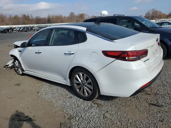 5XXGT4L39JG245656 2018 KIA OPTIMA - Image 2