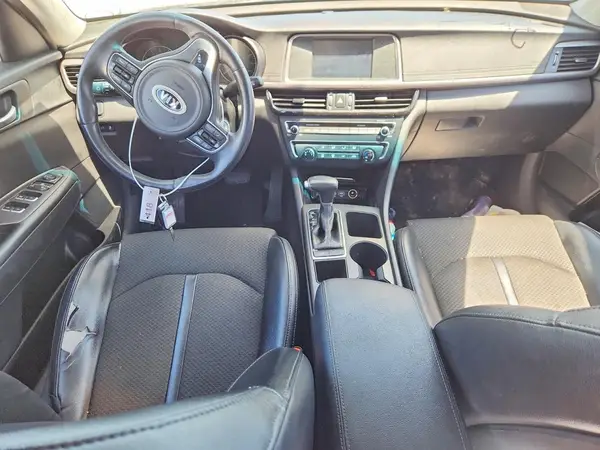 5XXGT4L39JG245737 2018 KIA OPTIMA - Image 8