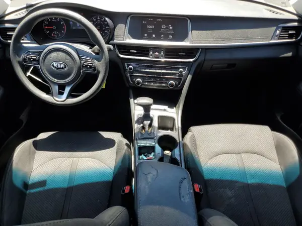 5XXGT4L39JG245740 2018 KIA OPTIMA - Image 8