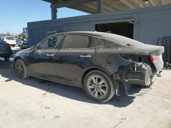 5XXGT4L39JG245768 2018 KIA OPTIMA - Image 2