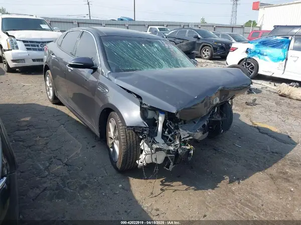 5XXGT4L39JG245785 2018 KIA OPTIMA - Image 1