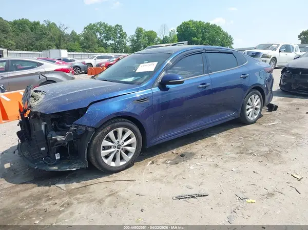 5XXGT4L39JG247360 2018 KIA OPTIMA - Image 2