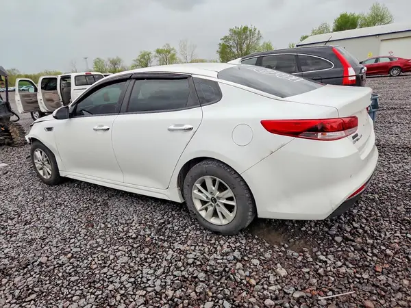 5XXGT4L39JG249352 2018 KIA OPTIMA - Image 2