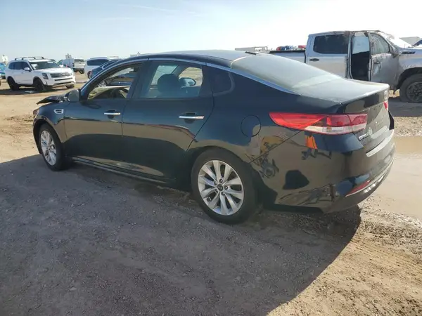 5XXGT4L39JG252381 2018 KIA OPTIMA - Image 2