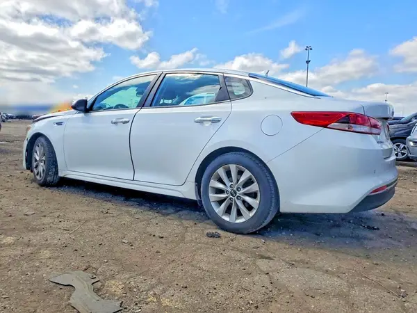 5XXGT4L39JG253577 2018 KIA OPTIMA - Image 2