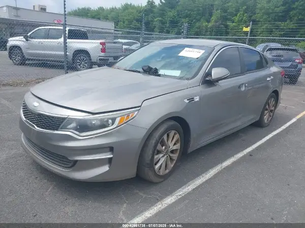 5XXGT4L39JG253627 2018 KIA OPTIMA - Image 2