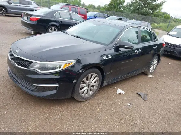 5XXGT4L39JG254258 2018 KIA OPTIMA - Image 2